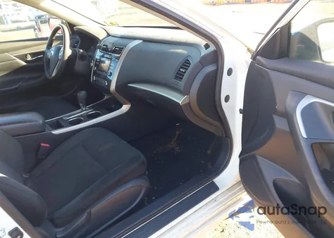 2015 Nissan Altima 2.5 S из США, поврежденный, VIN 1N4AL3AP8FC489026